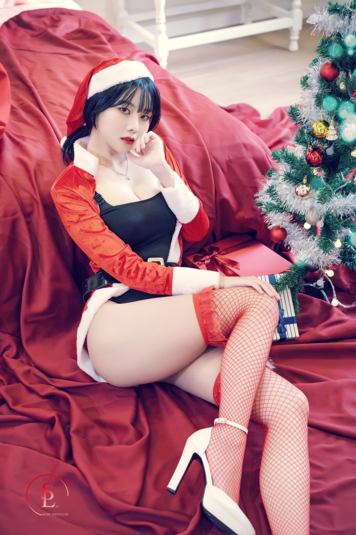 Yuna 유나, [SAINT Photolife] Merry Yuna’s Xmas Set.01