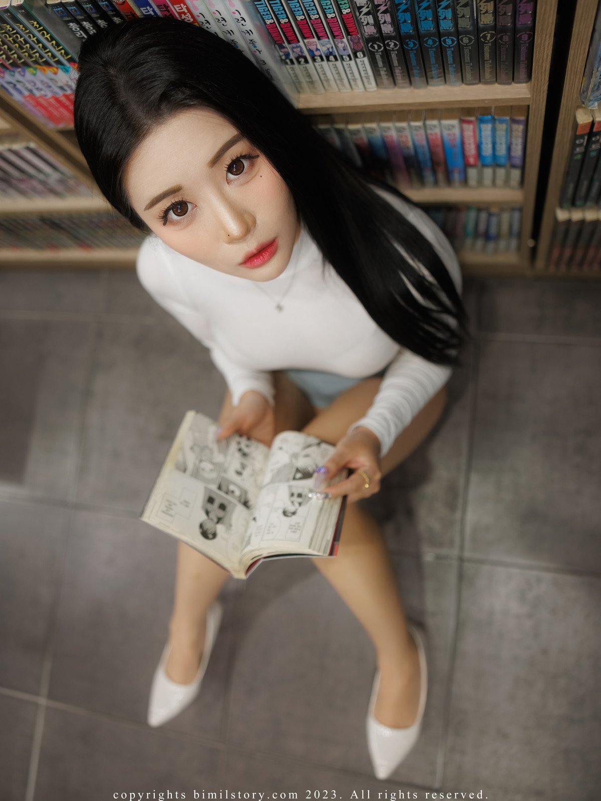 Jeong Bomi 정보미, [Bimilstory] Part-timer Girl at a Comic Book Cafe Set.01