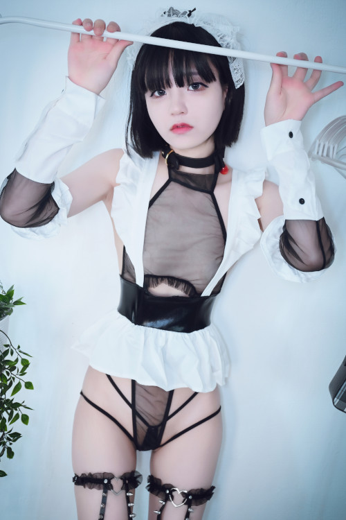 Read more about the article Jeong Jenny 정제니, [BLUECAKE] Maid Cosplay Set.02