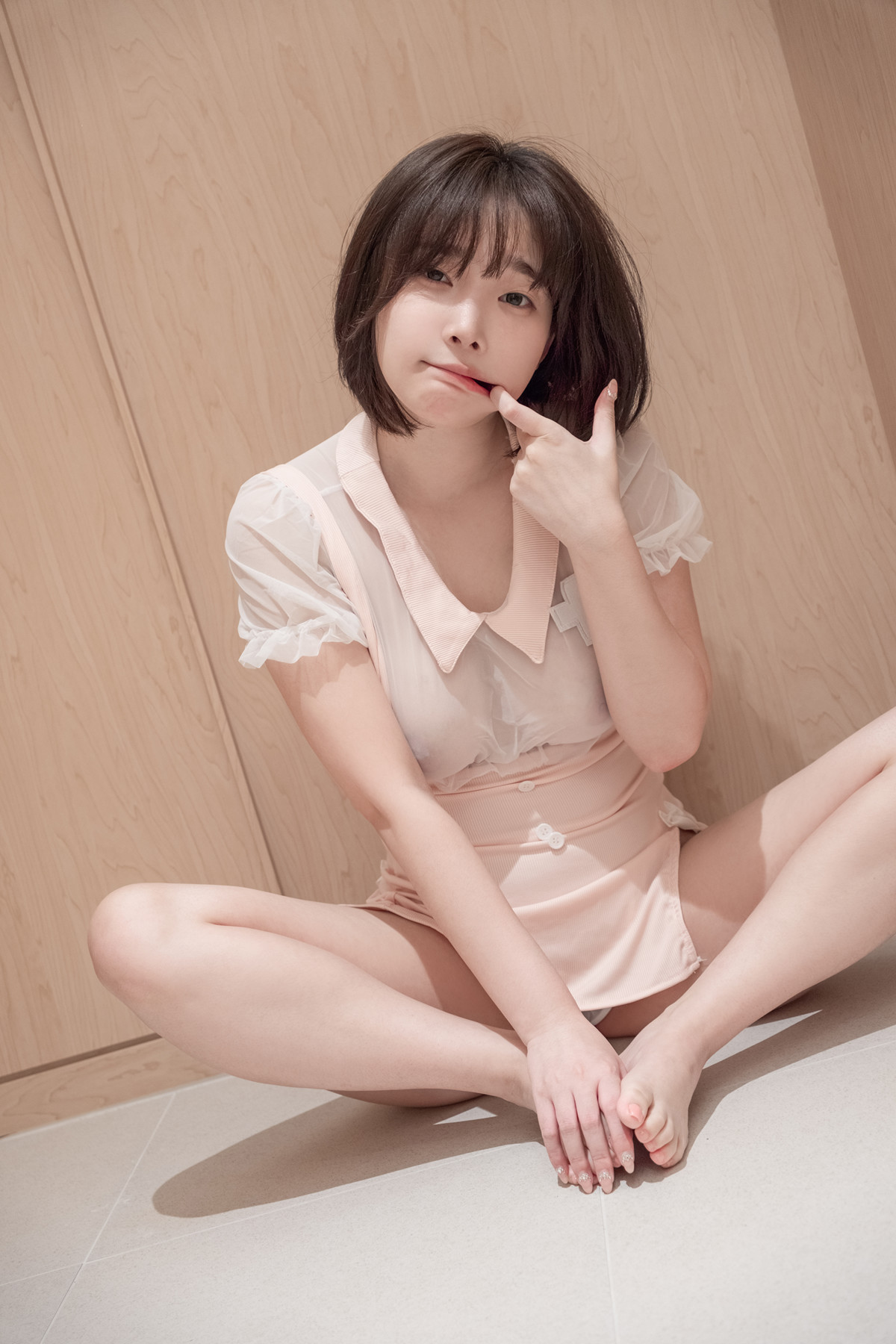 Kang Inkyung 강인경, Photobook ‘Private Nurse’