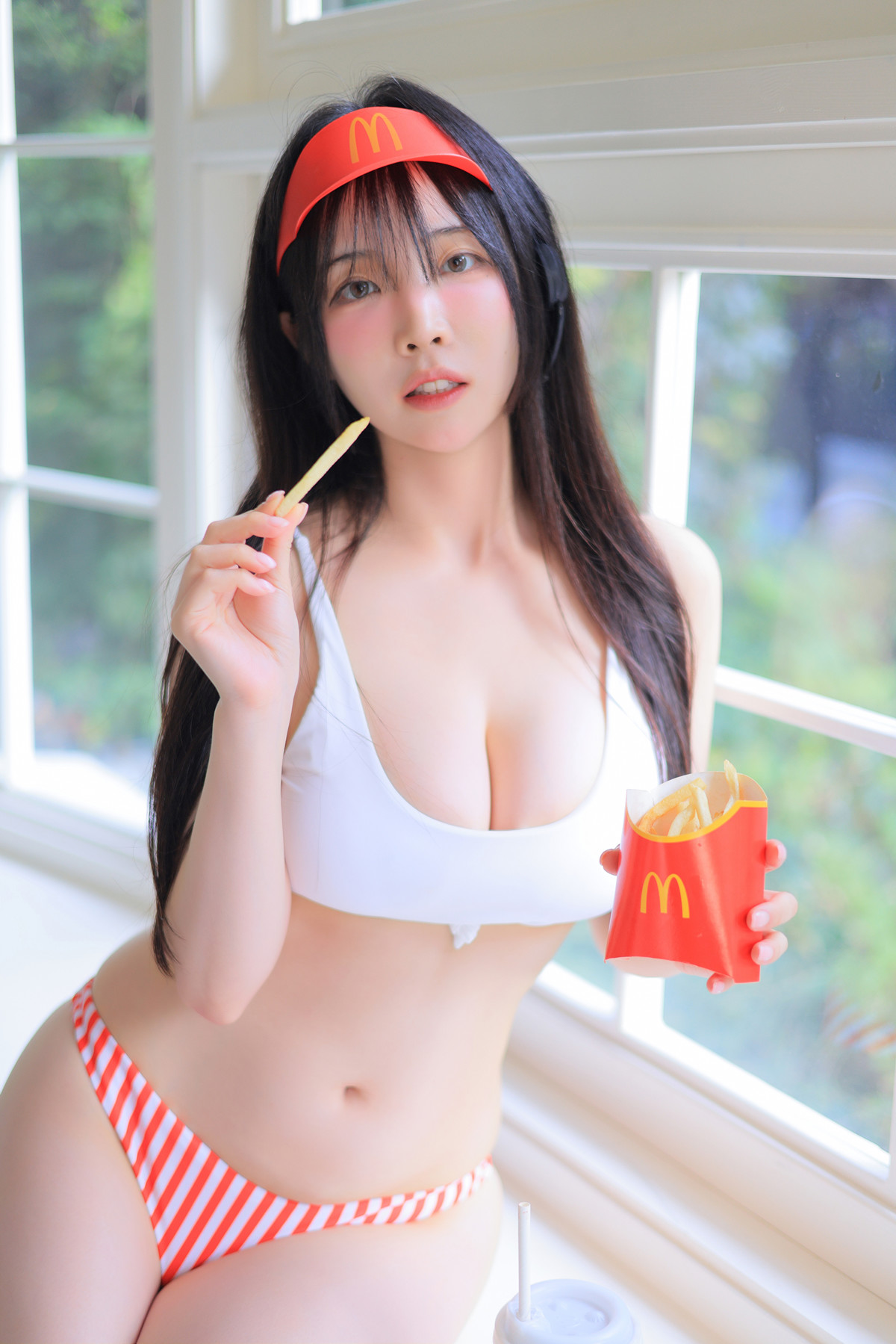 Rinaモモリナ, Photobook ‘Sexy Waiter’ Set.01