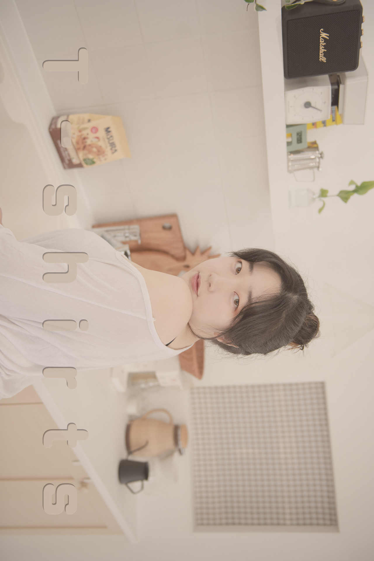Soonjin 순진이, Photobook ‘T-Shirt’ - 图片1