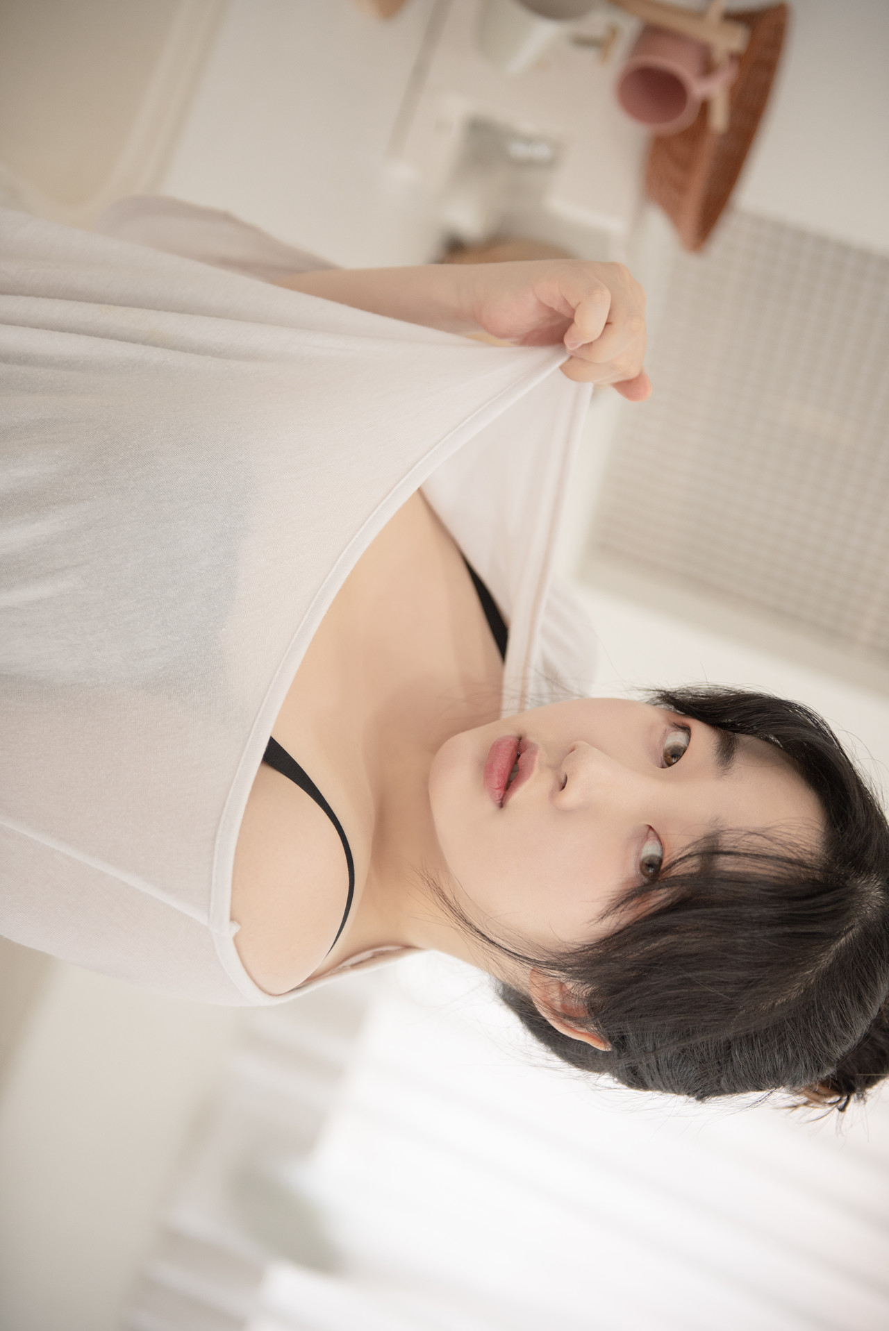 Soonjin 순진이, Photobook ‘T-Shirt’