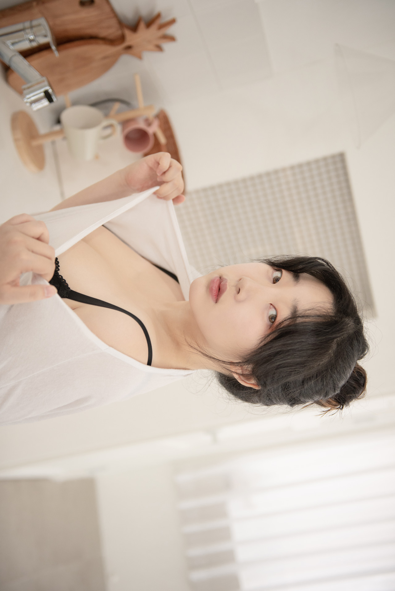 Soonjin 순진이, Photobook ‘T-Shirt’