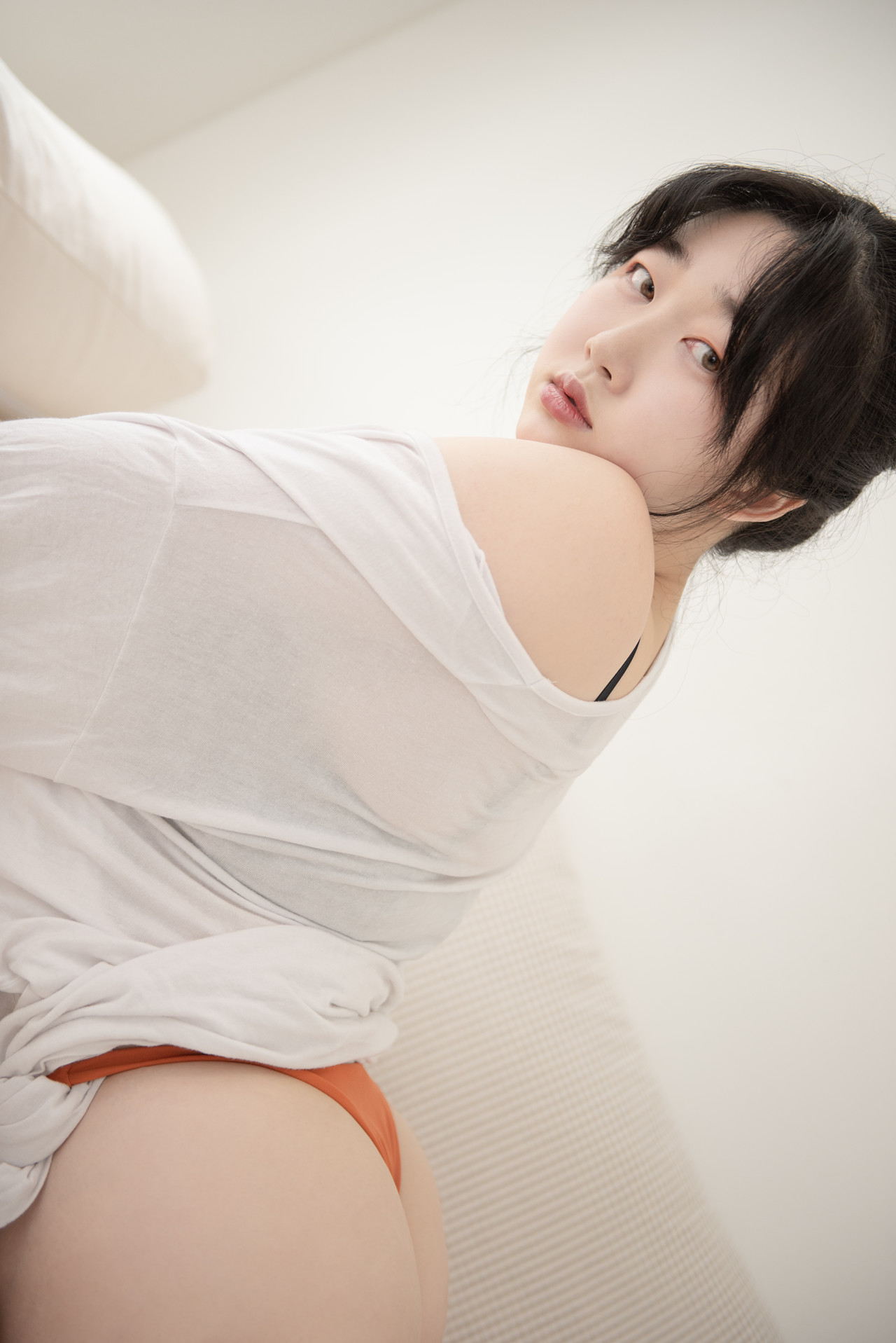 Soonjin 순진이, Photobook ‘T-Shirt’