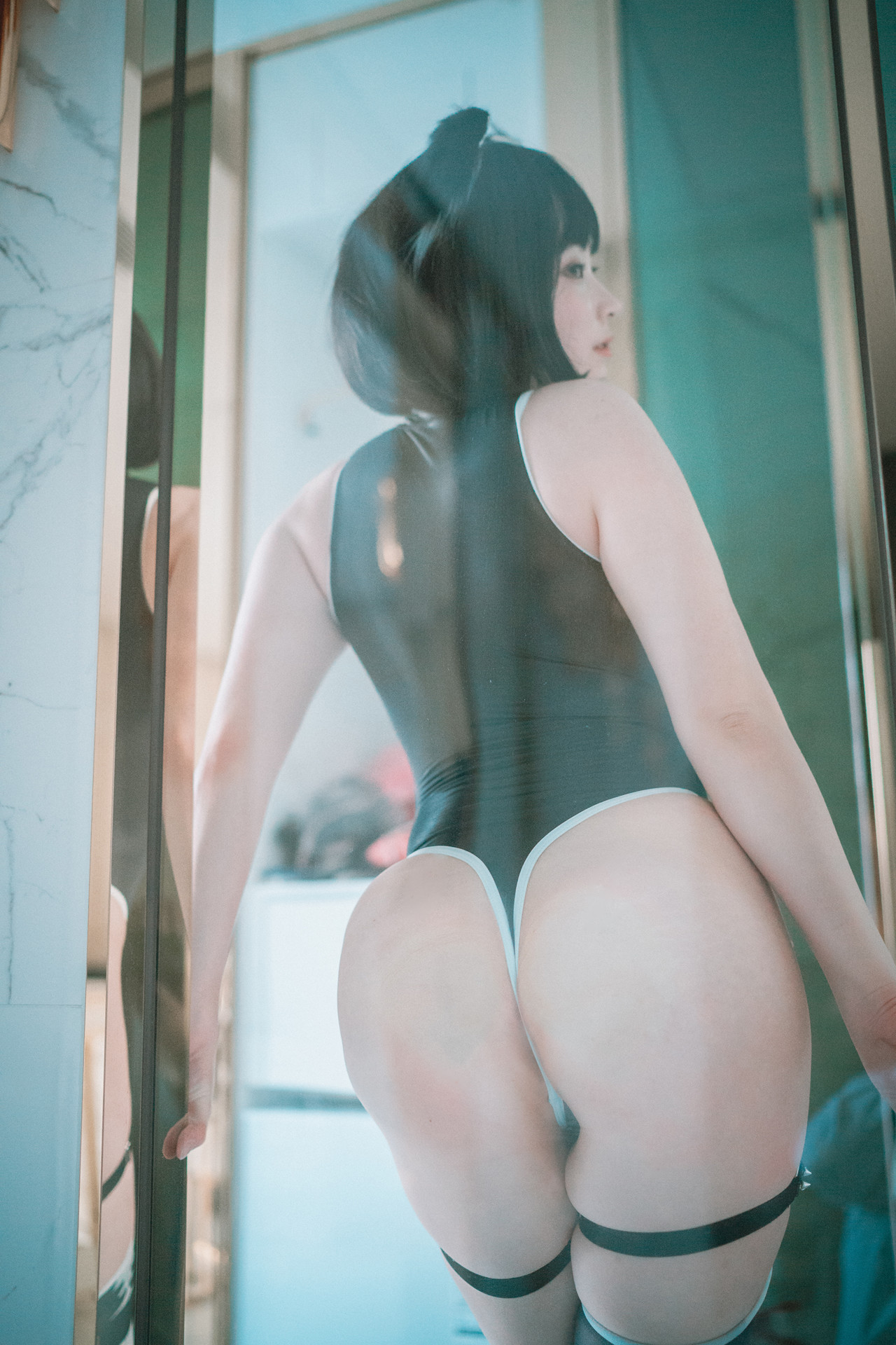 Bambi 밤비, DJAWA ‘Le chat déteste la douche’