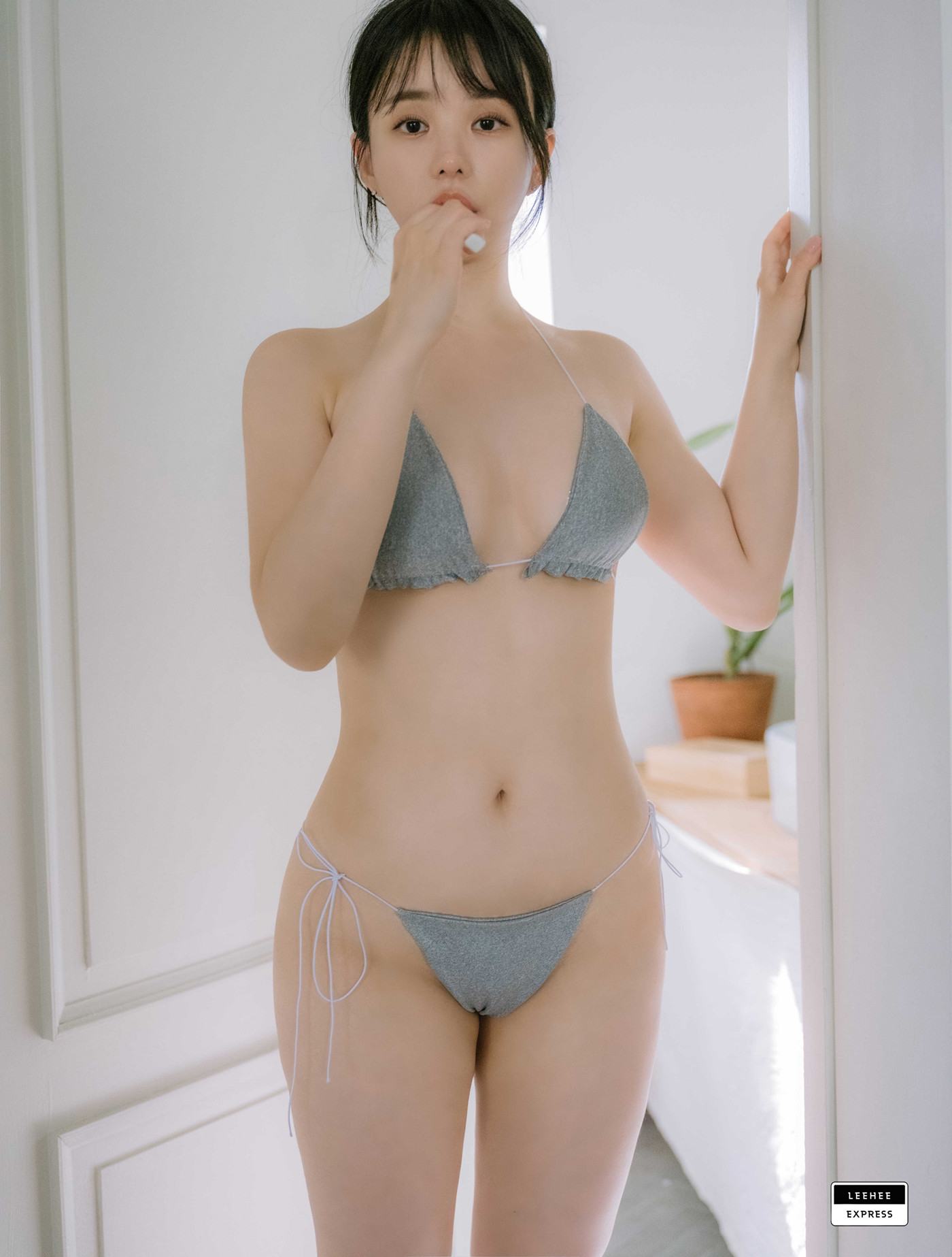 Yuri 유리, LEEHEE EXPRESS LEND 037 Set.02