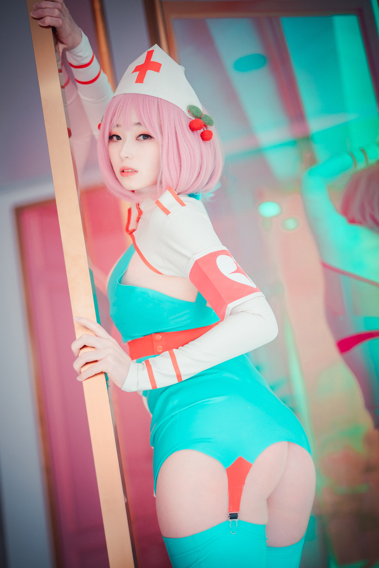 Bambi 밤비, DJAWA ‘Cling To Latex’