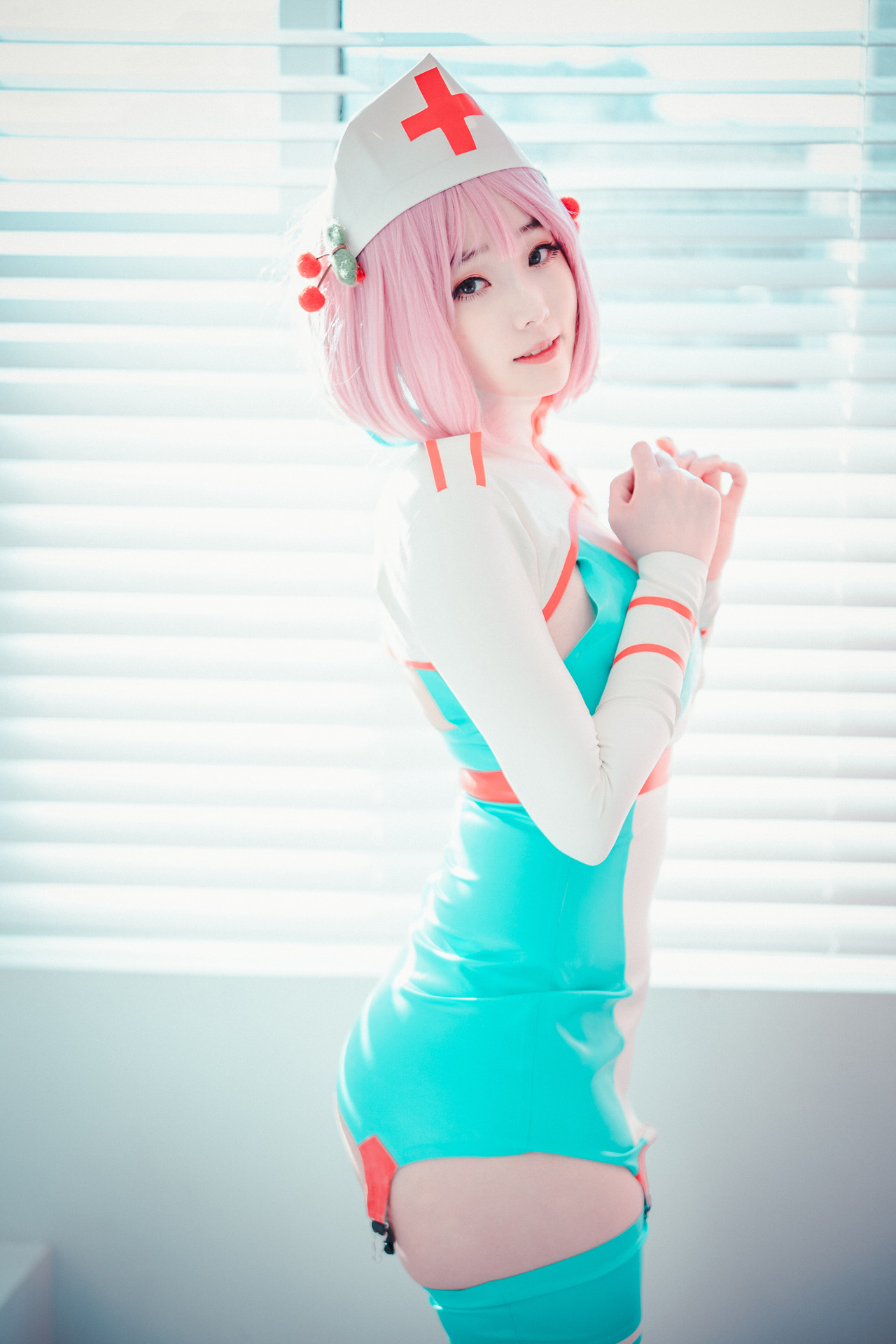 Bambi 밤비, DJAWA ‘Cling To Latex’