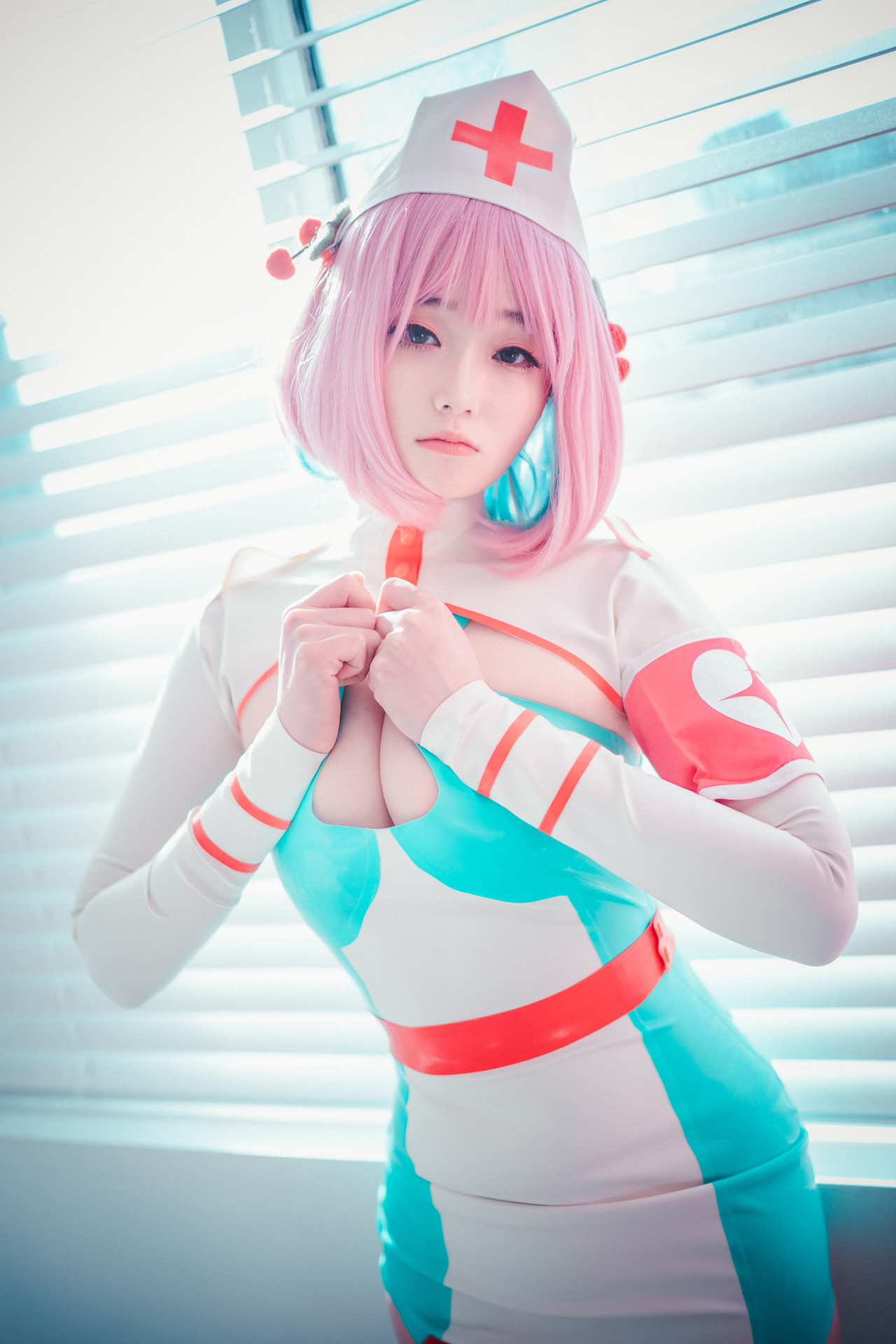 Bambi 밤비, DJAWA ‘Cling To Latex’