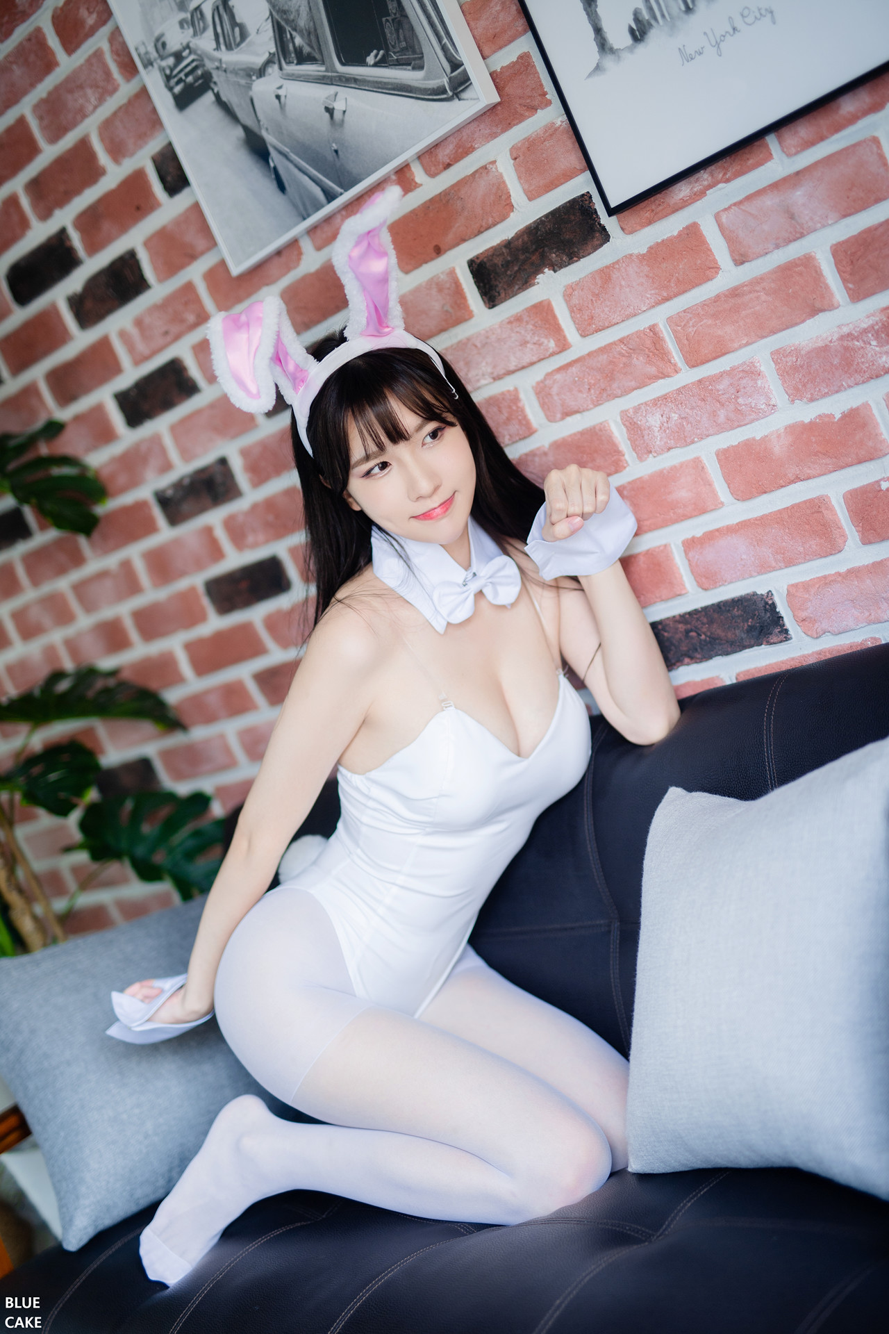 Lee Ahrin 이아린, BlueCake ‘White Black Bunny’ Set.01