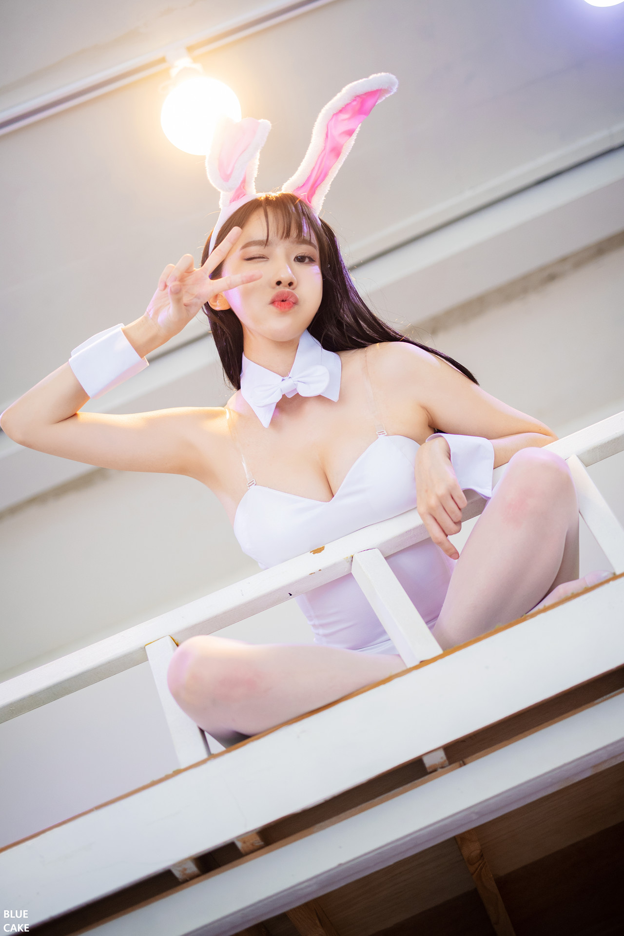 Lee Ahrin 이아린, BlueCake ‘White Black Bunny’ Set.01