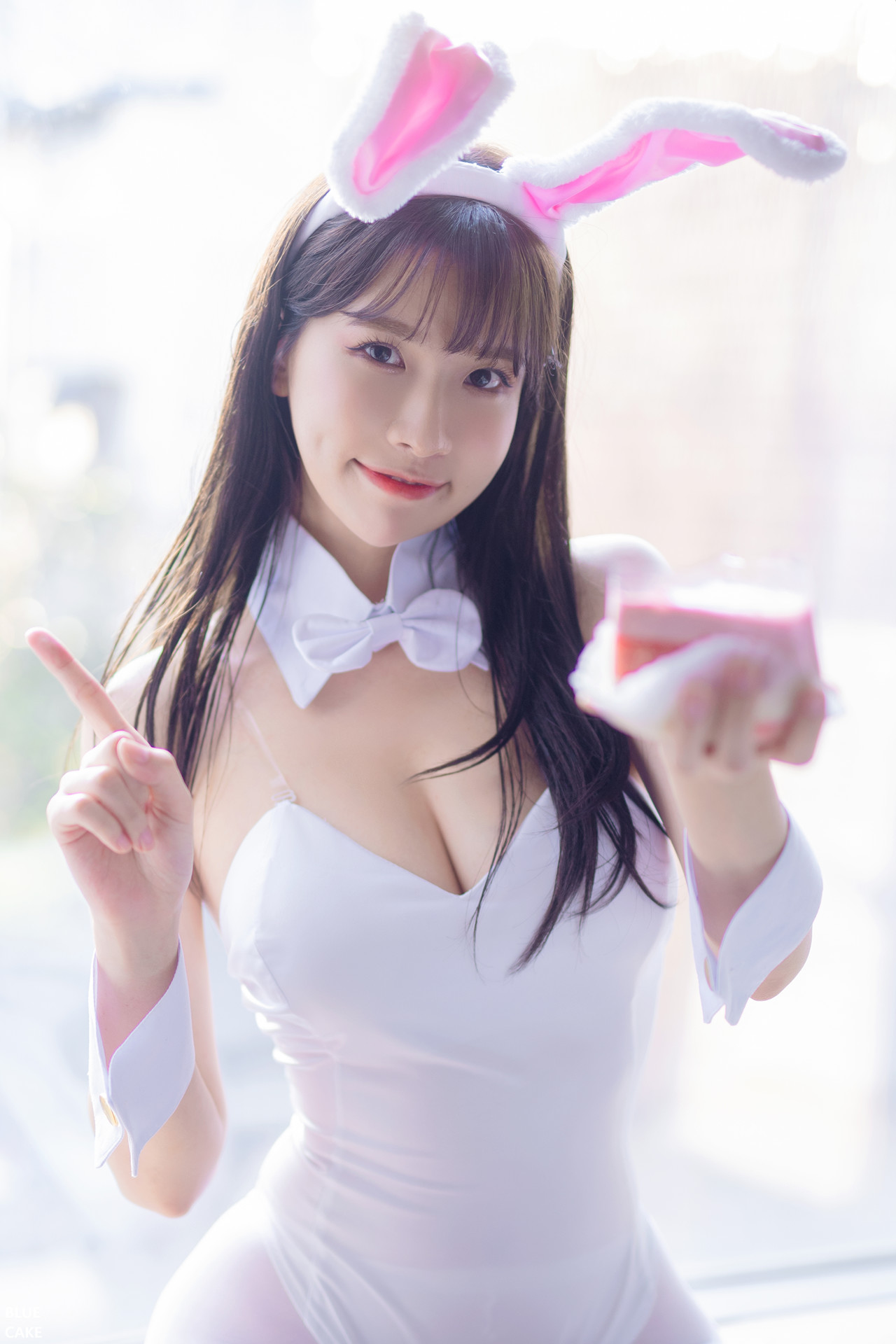 Lee Ahrin 이아린, BlueCake ‘White Black Bunny’ Set.01