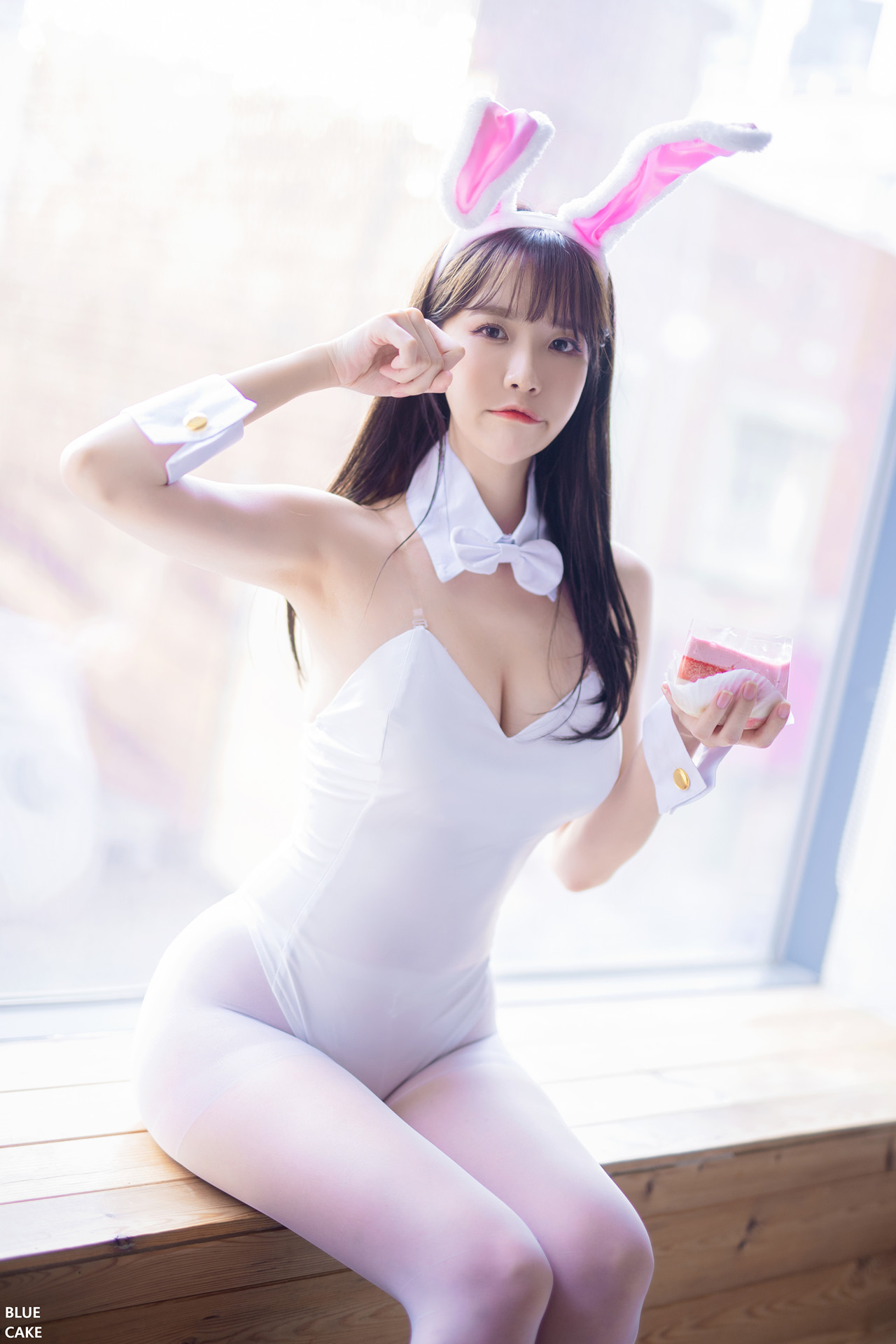 Lee Ahrin 이아린, BlueCake ‘White Black Bunny’ Set.01